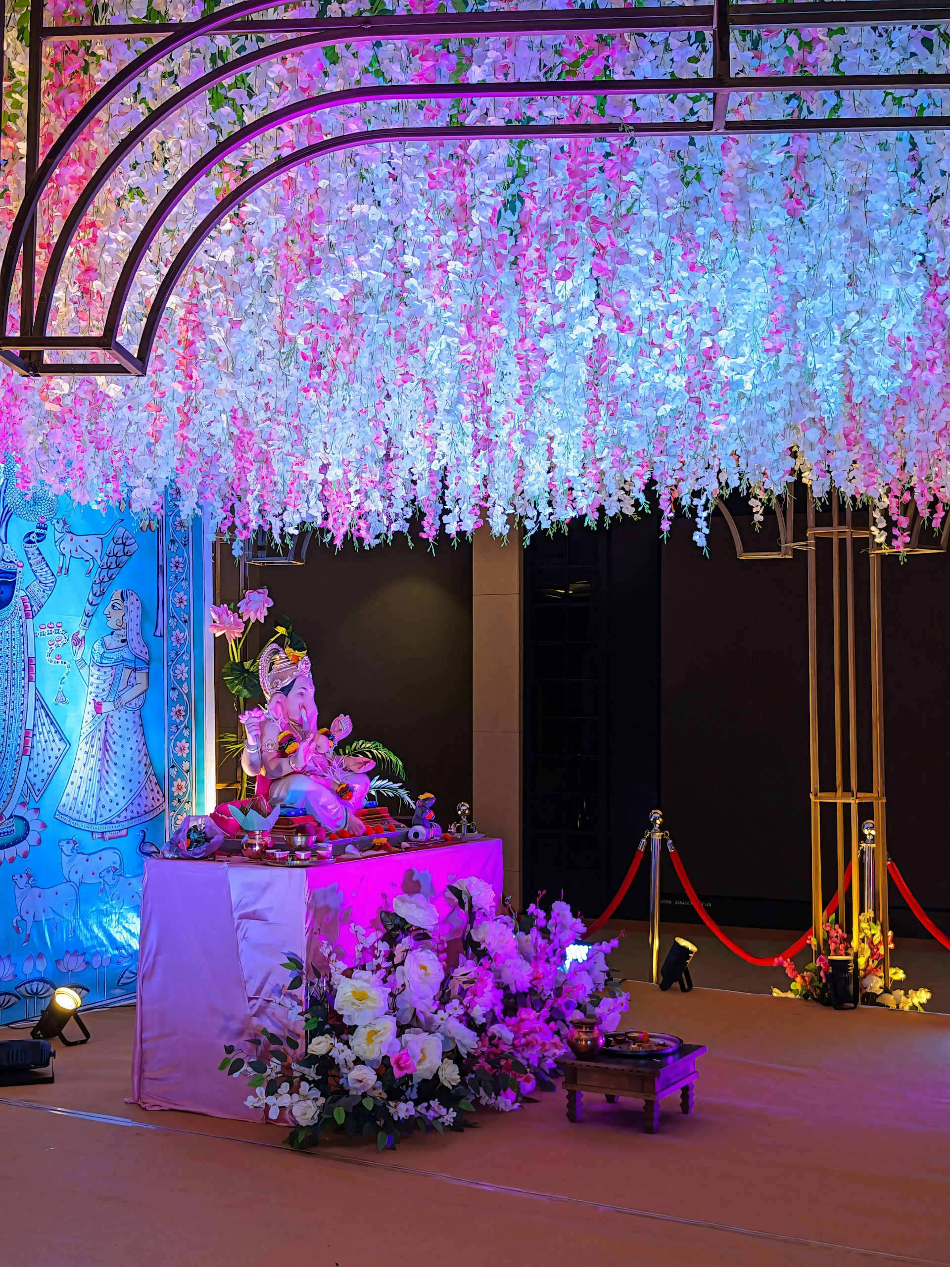 Installation de décors événementiels en cours — équipe Angelucci